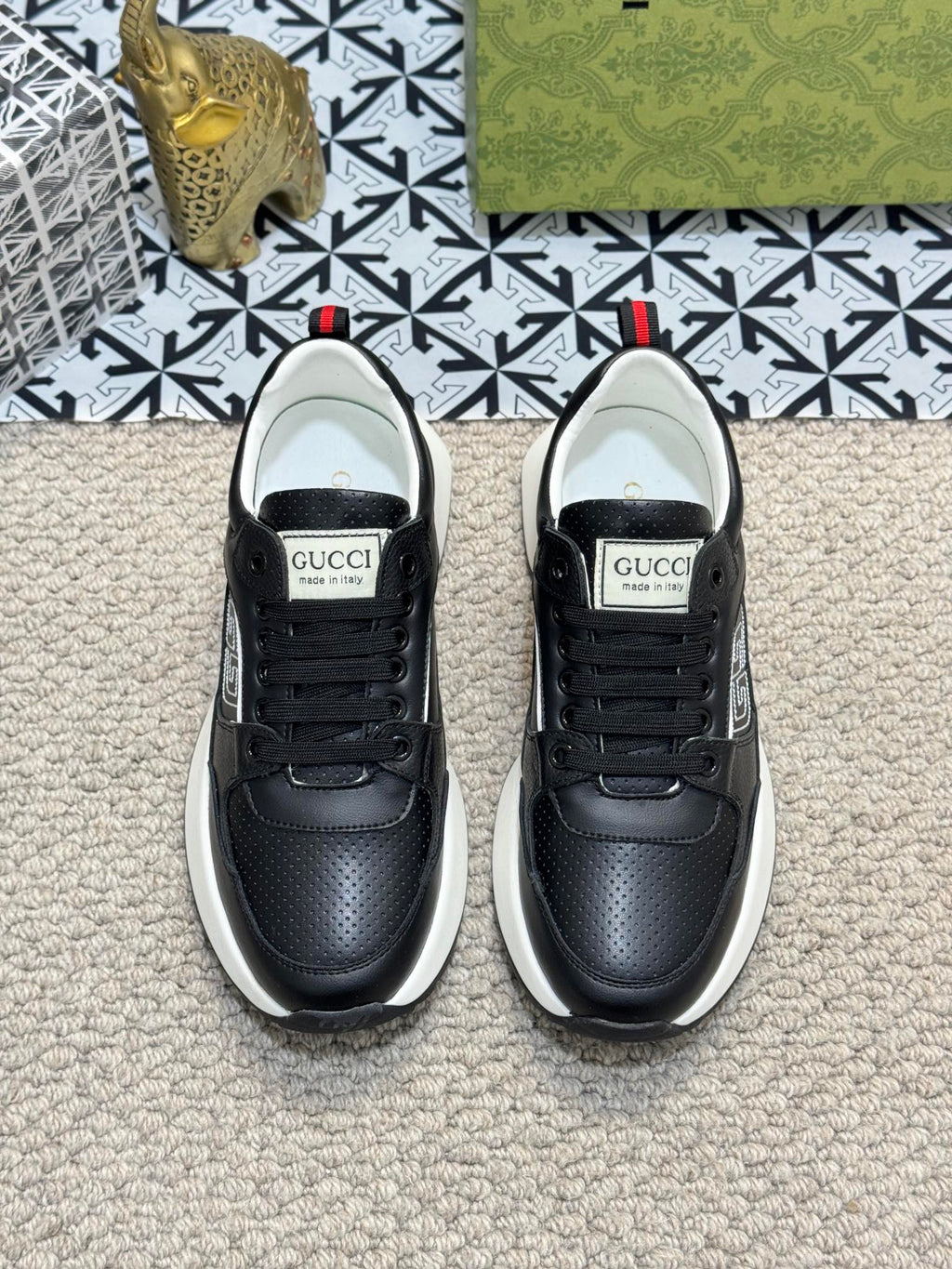 GG Men's Sneaker Black Sheepskin 524703