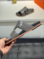 HM Oran H Slippers in Gray Cowhide 735234