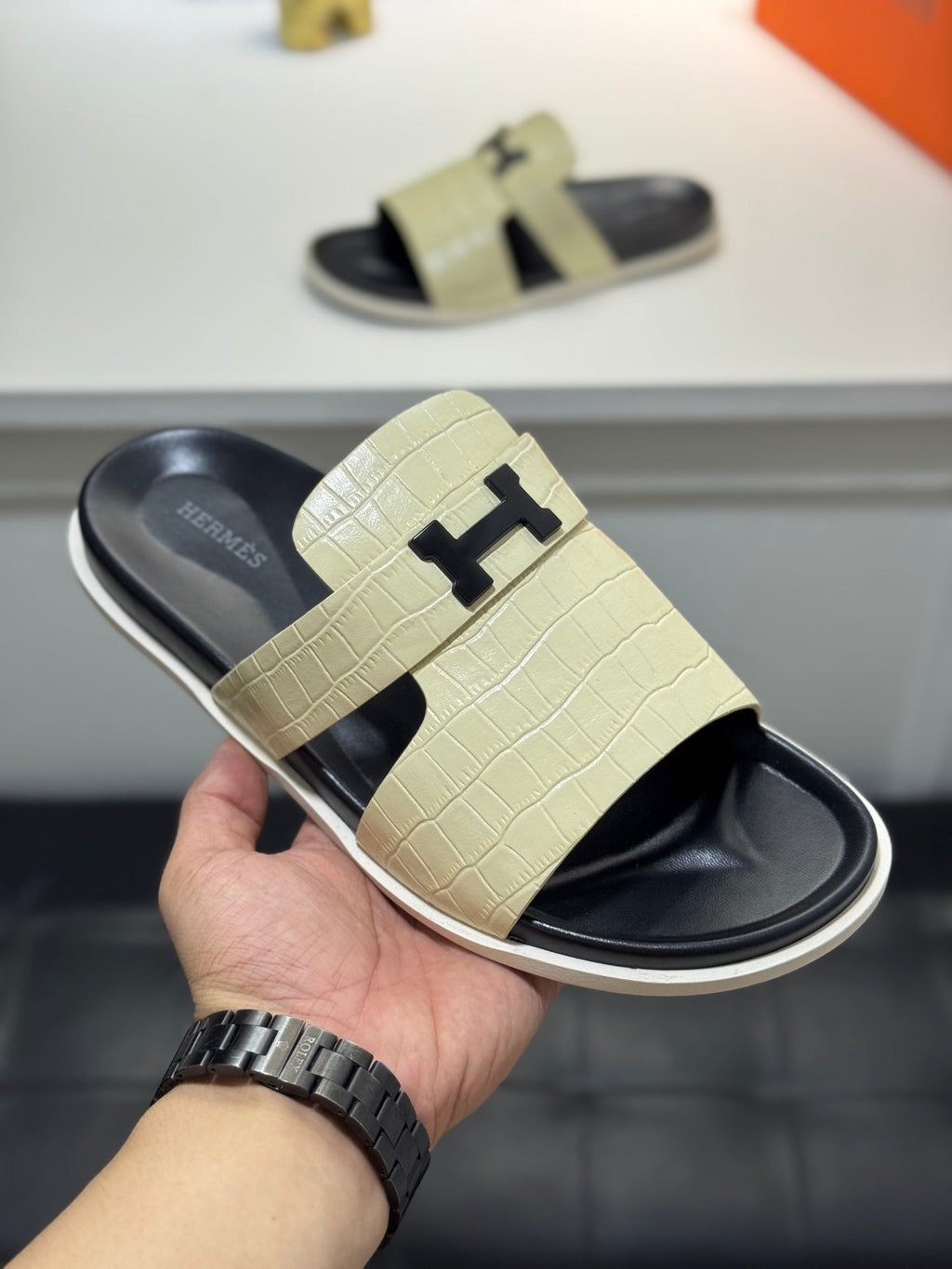 HM Oran H Noir Buckle Slippers in Cream Cowhide 735239