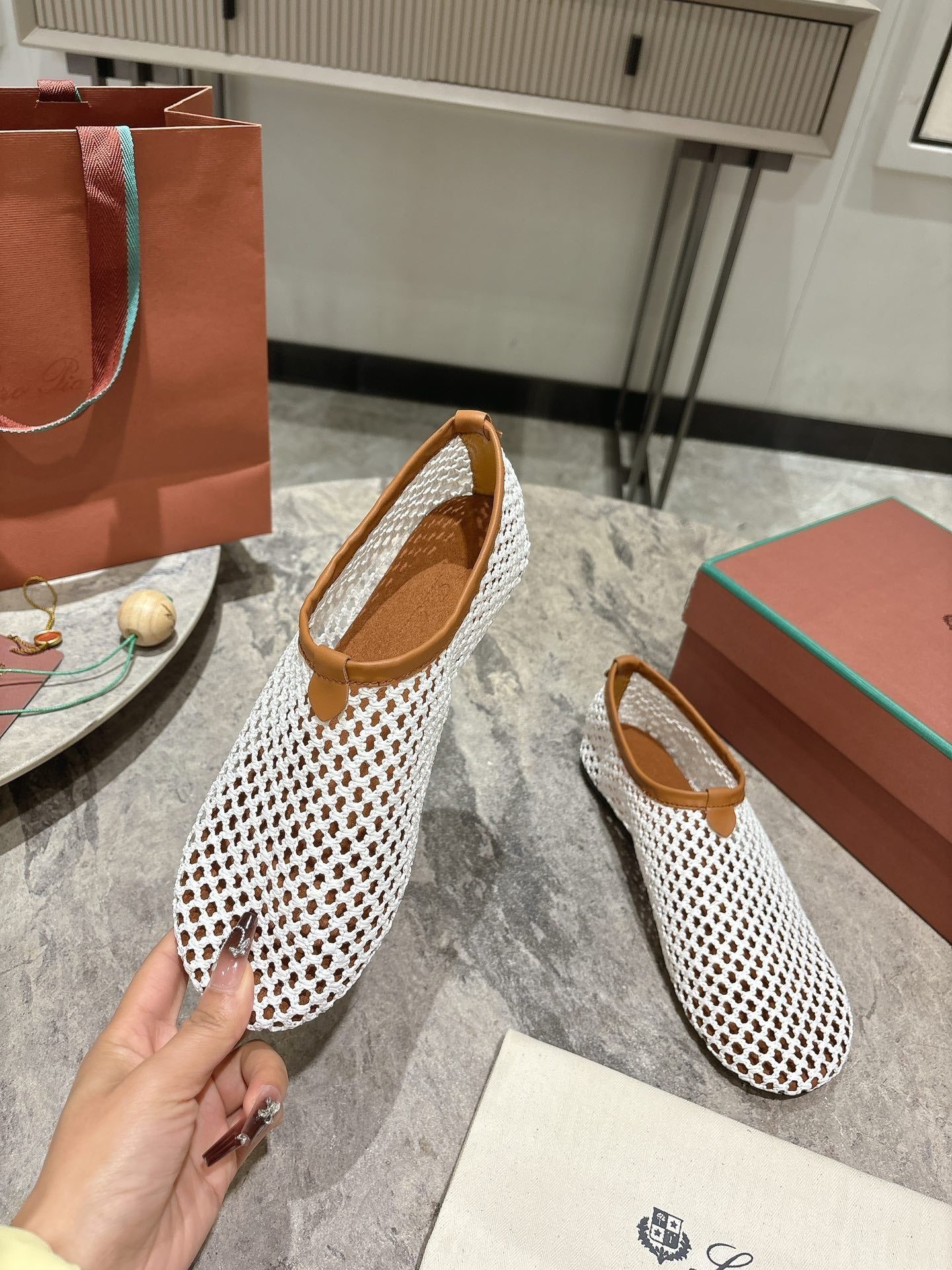 LP hollow knit ballet flats white   leather 379025