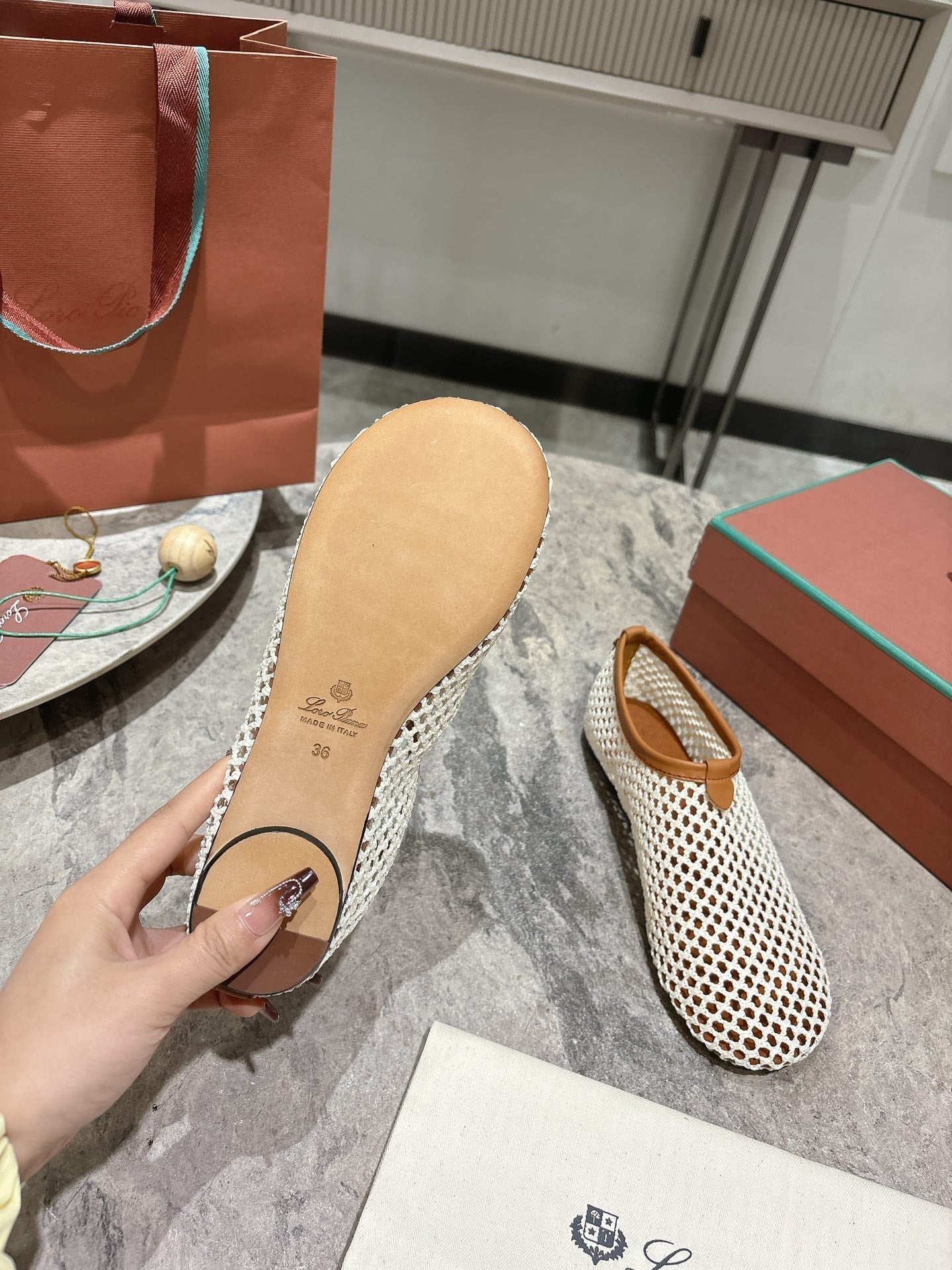 LP hollow knit ballet flats beige   leather 379024