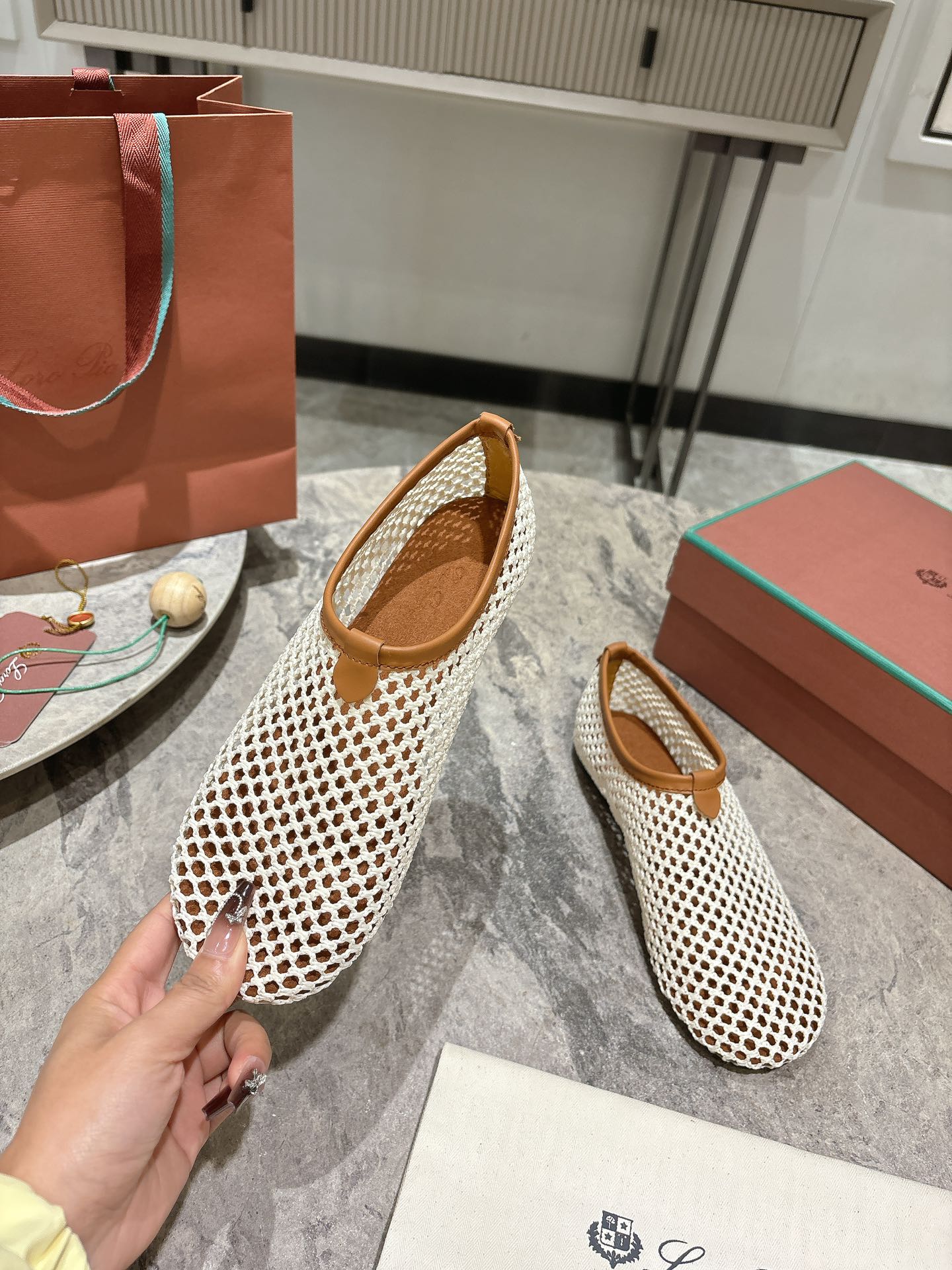 LP hollow knit ballet flats beige   leather 379024