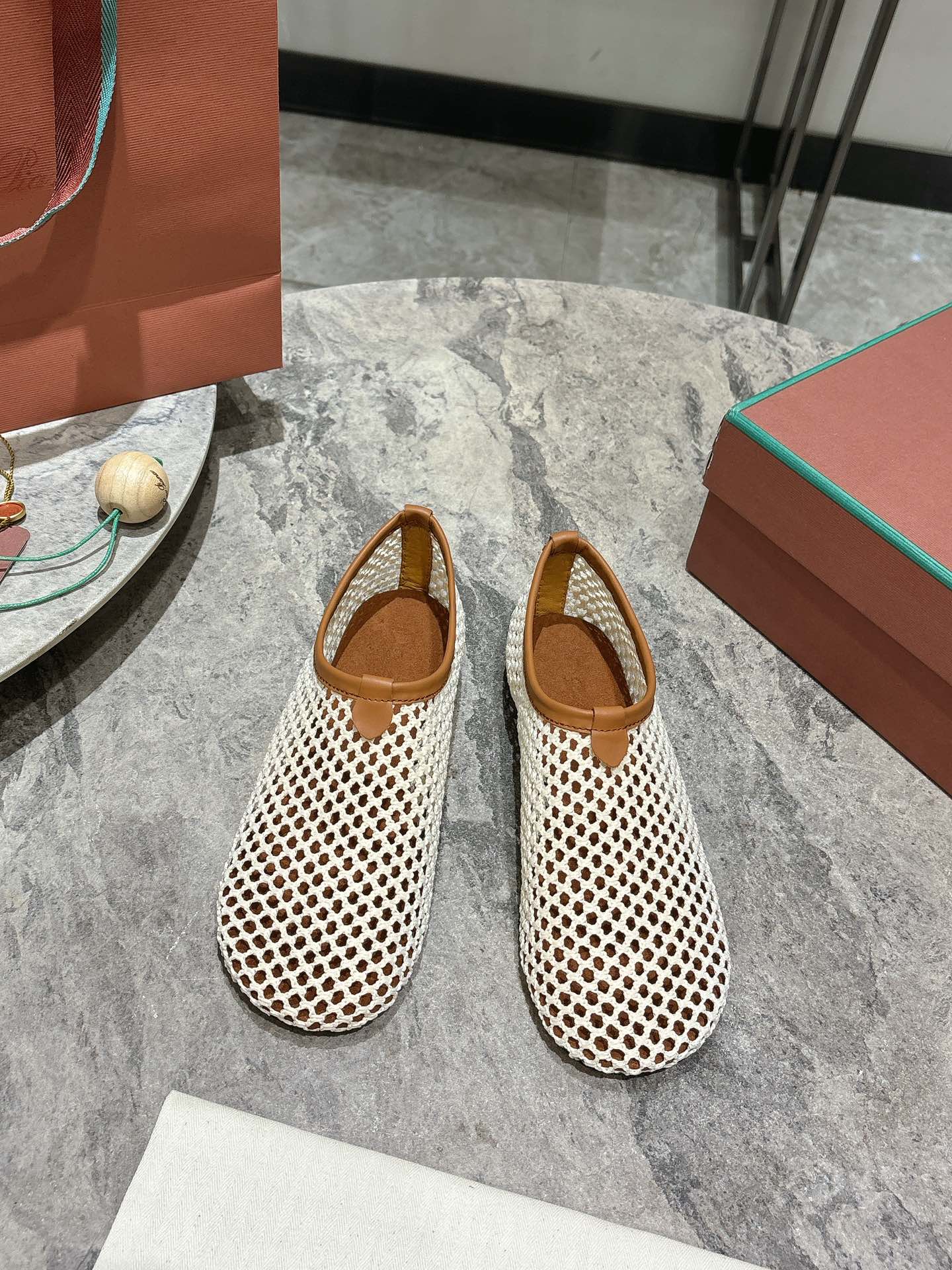 LP hollow knit ballet flats beige   leather 379024