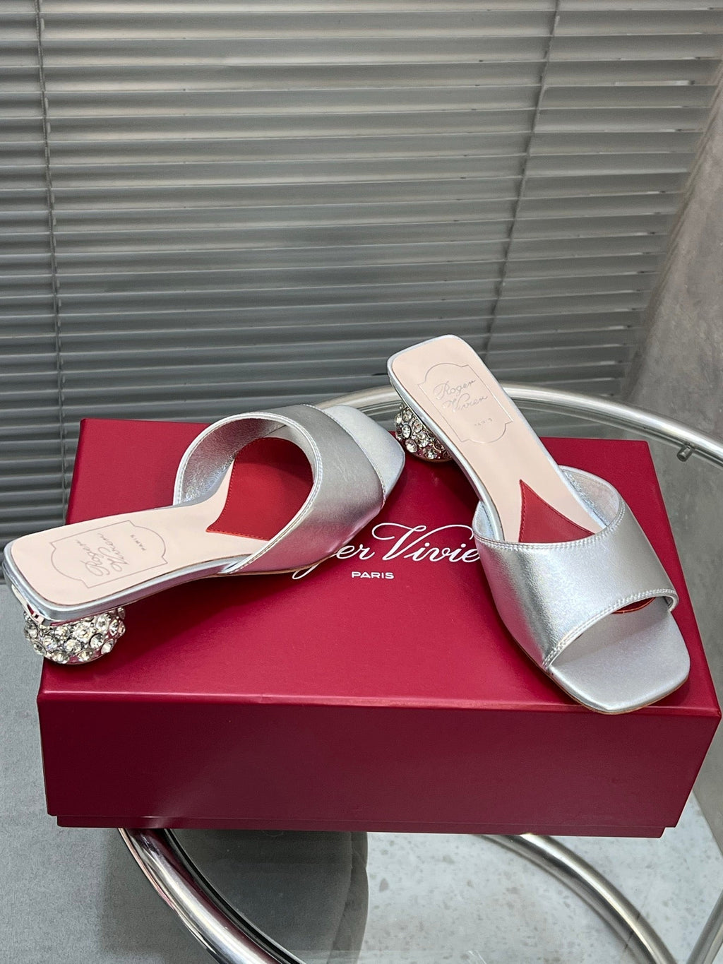Viv Diamond Sole Mules Silver Cowhide 267687