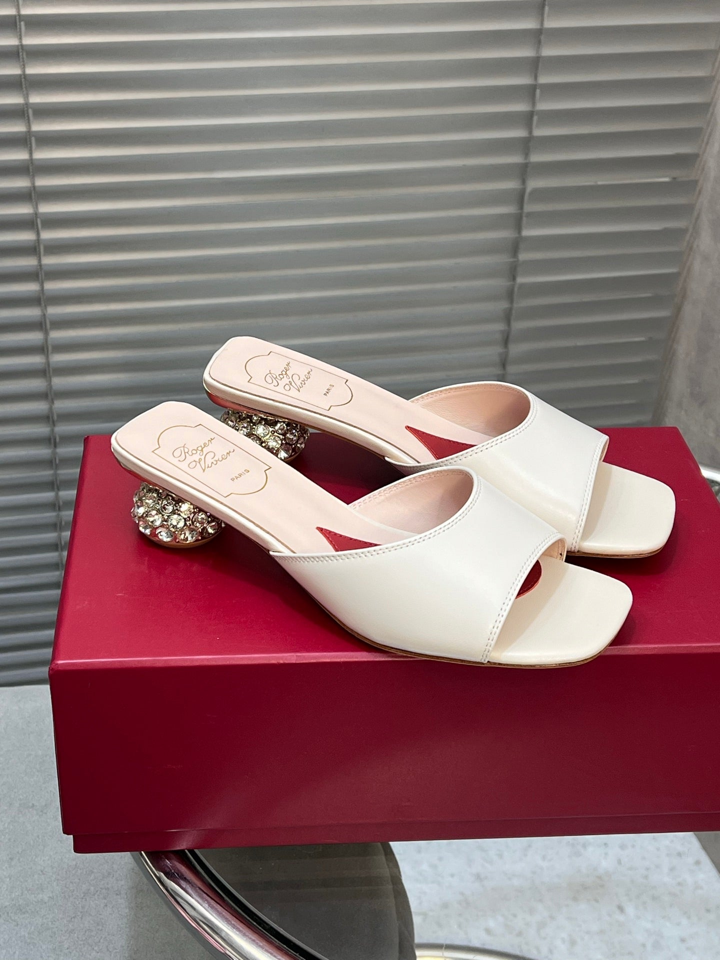 Viv Diamond Sole Mules White Cowhide 267688
