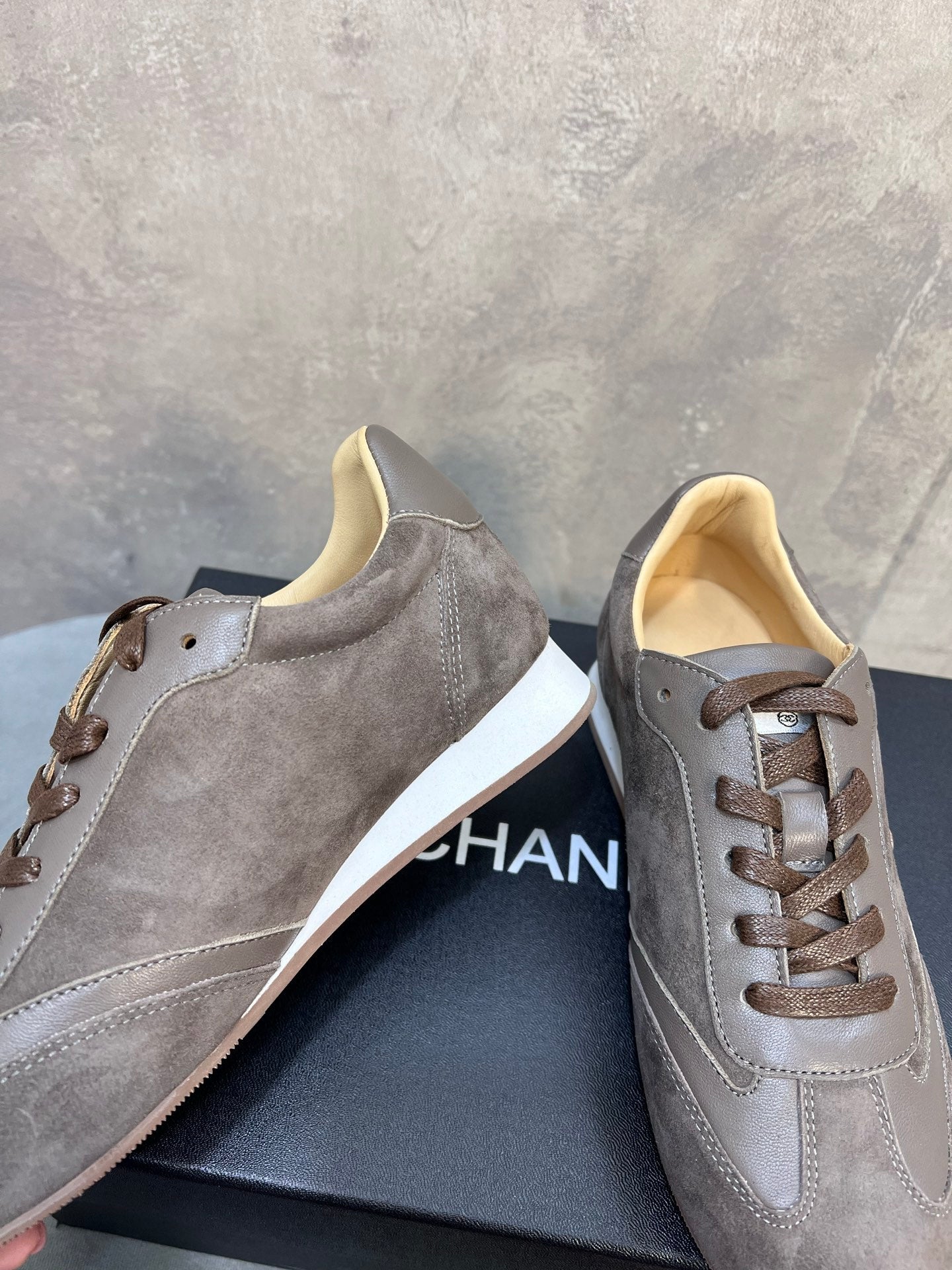 CC 26P Sneakers Grey-Brown Suede 682523