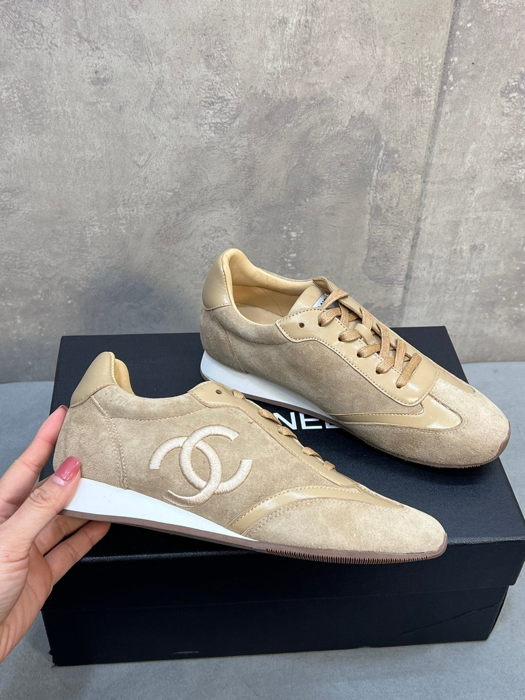 CC 26P Sneakers Light Beige Suede 682524