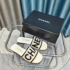 CC 25 Mule Raffia Large Logo
