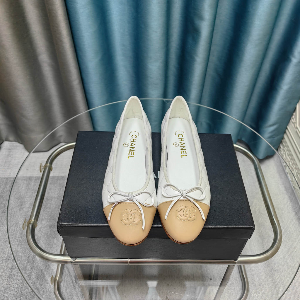 CC 25P Ballet Flat White Beige Quilted Calfskin