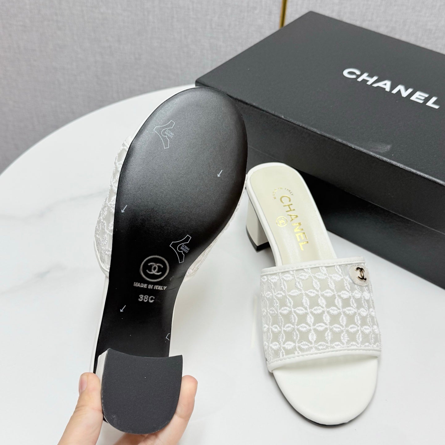CC 25 Heel Sandals 50m White Mesh And Sheepskin 368804