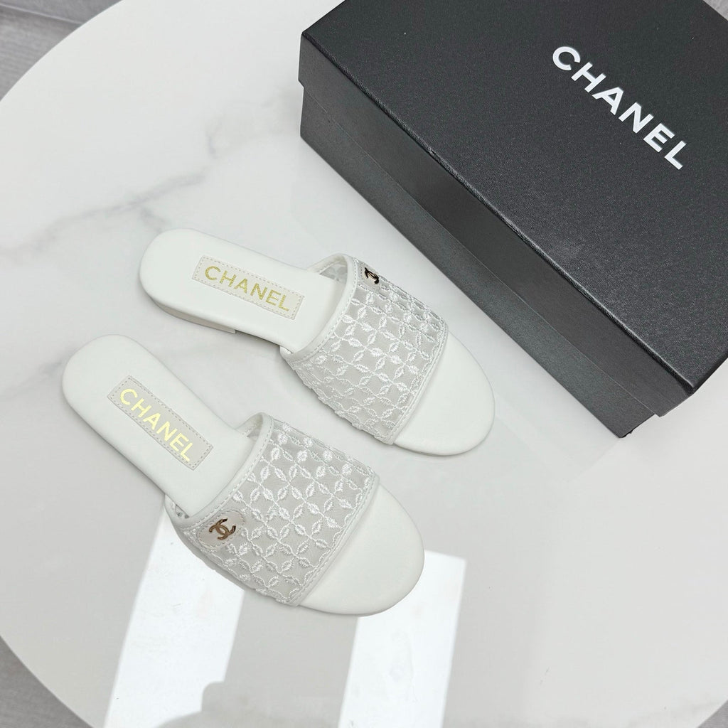 CC 25 Flat Mule Sandals White Mesh And Sheepskin 368805