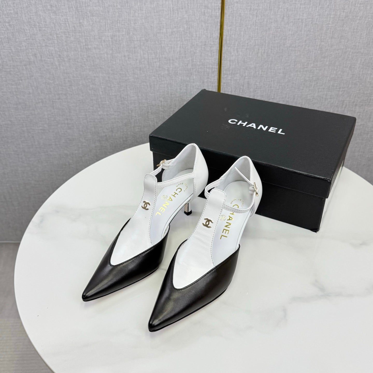 CC T-Strap Kitten Heels White Black Sheepskin 619976