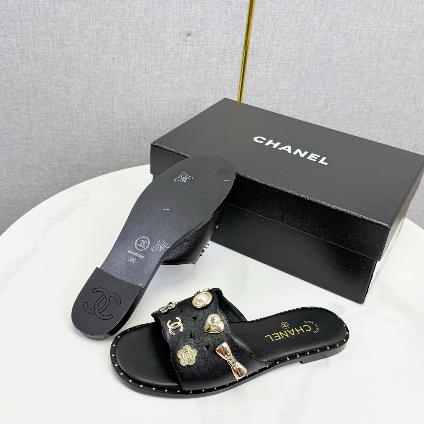CC 26s Crystal Sandal Black Sheepskin 639831