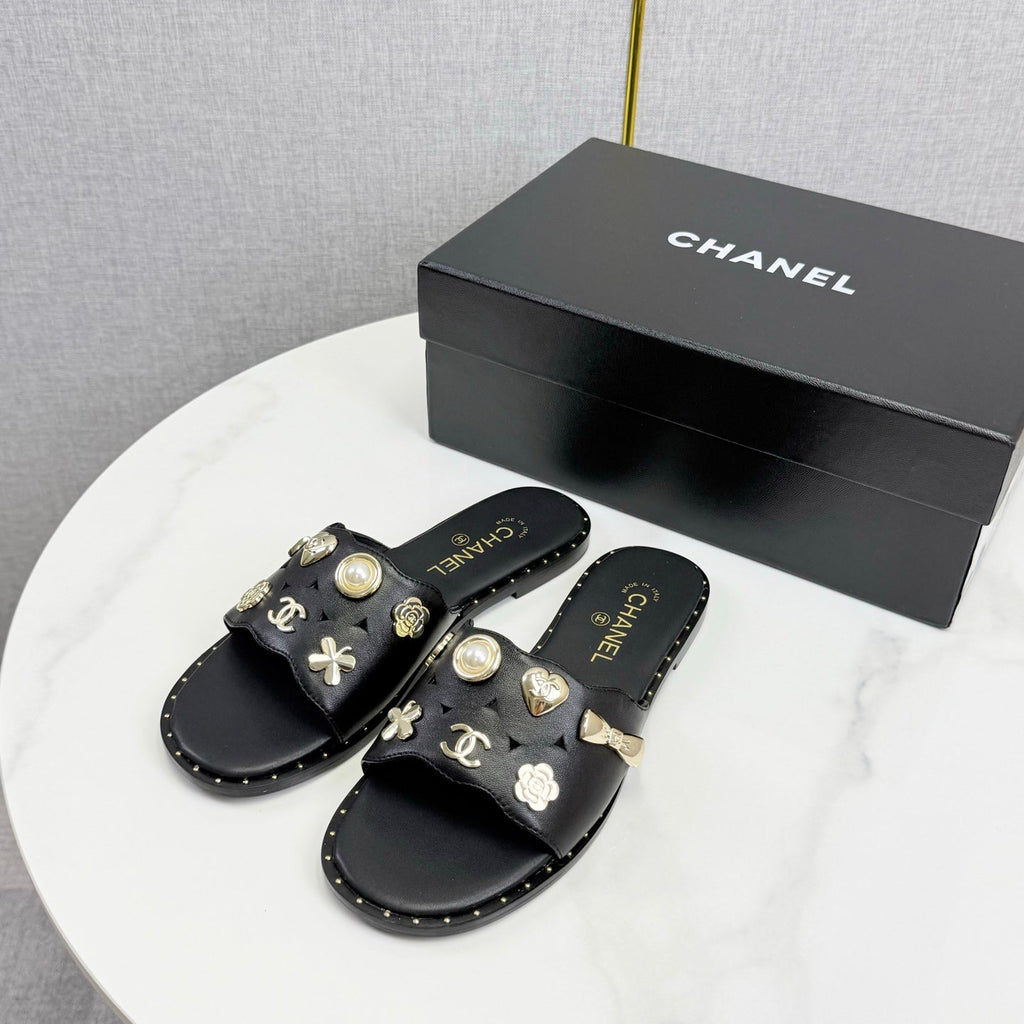 CC 26s Crystal Sandal Black Sheepskin 639831