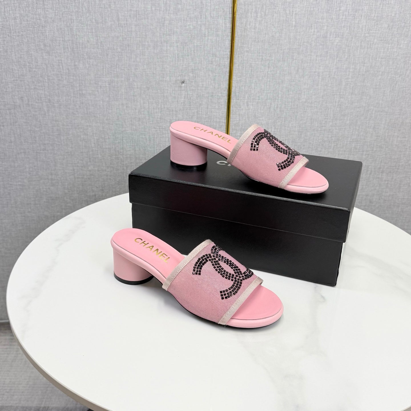 CC 26SS Sandals Pink Mesh Sheepskin 639890