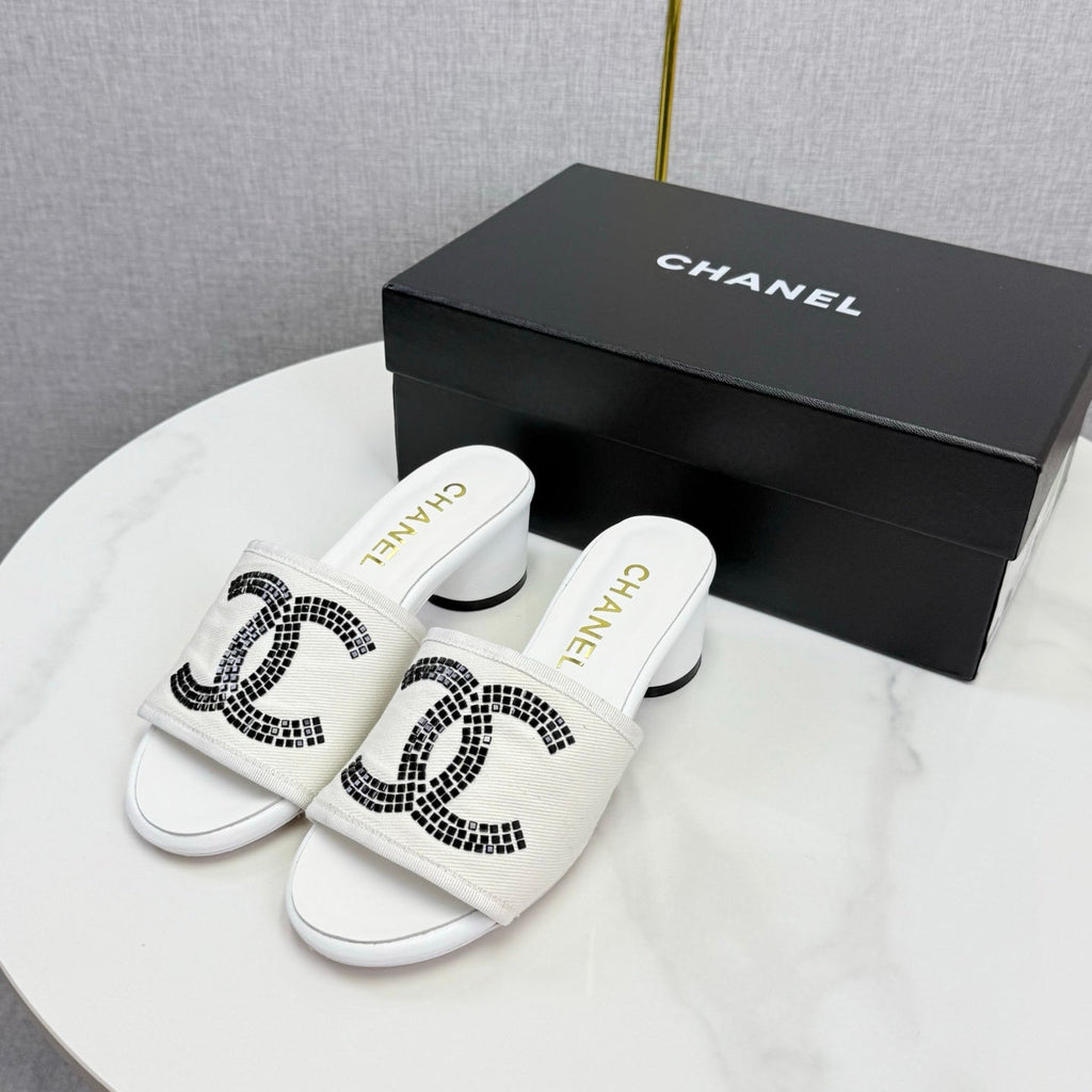 CC 26SS Sandals White Canvas Sheepskin 639893