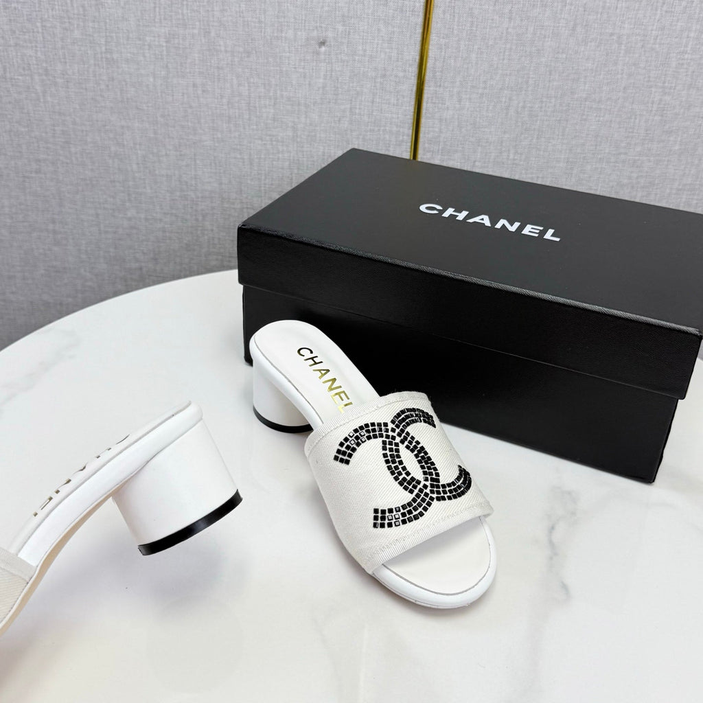 CC 26SS Sandals White Canvas Sheepskin 639893