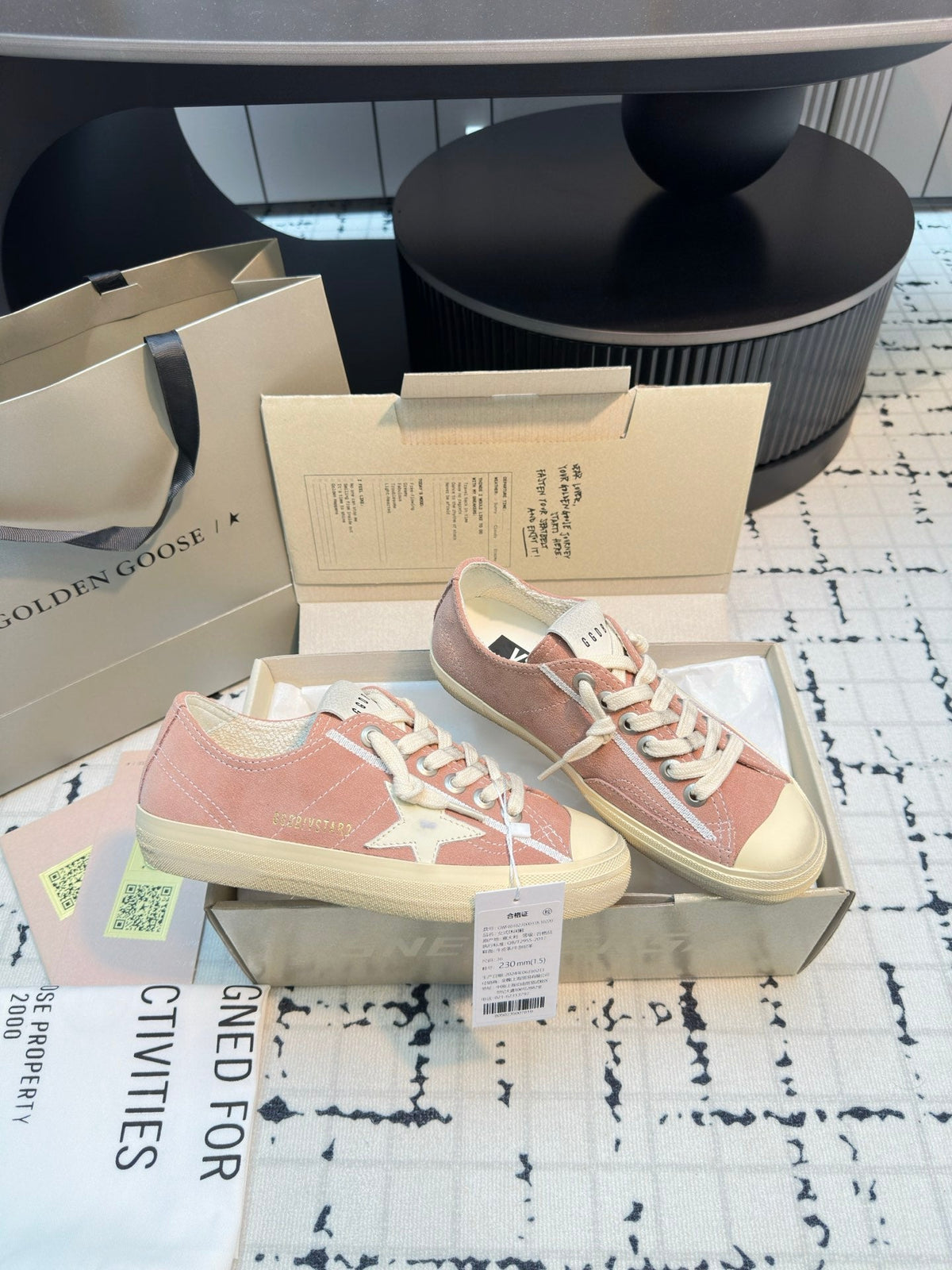 THICK-SOLED V-STAR IN PINK SUEDE WITH CREAM CALFSKIN STAR