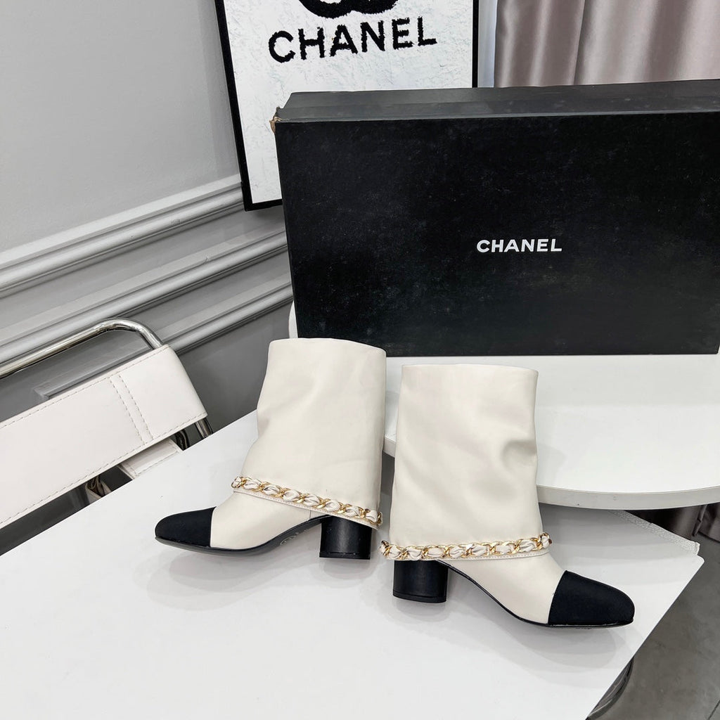 CC 25 Short Boots With Chain 55mm White Cowhide Black Grosgrain 374028