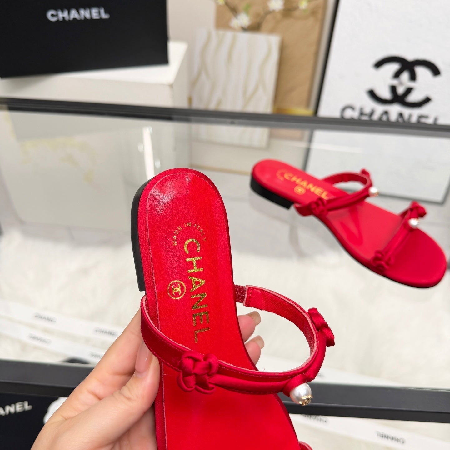 CC 2026 Pearl Slide Red Satin Leather 692024