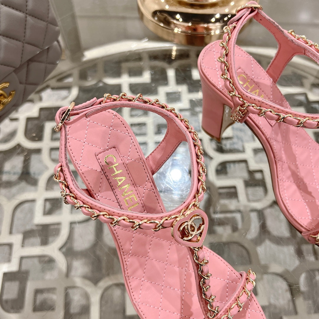CC 26s Chain T-Strap Charm Sandals 8.5cm Light Pink Lambskin 736120