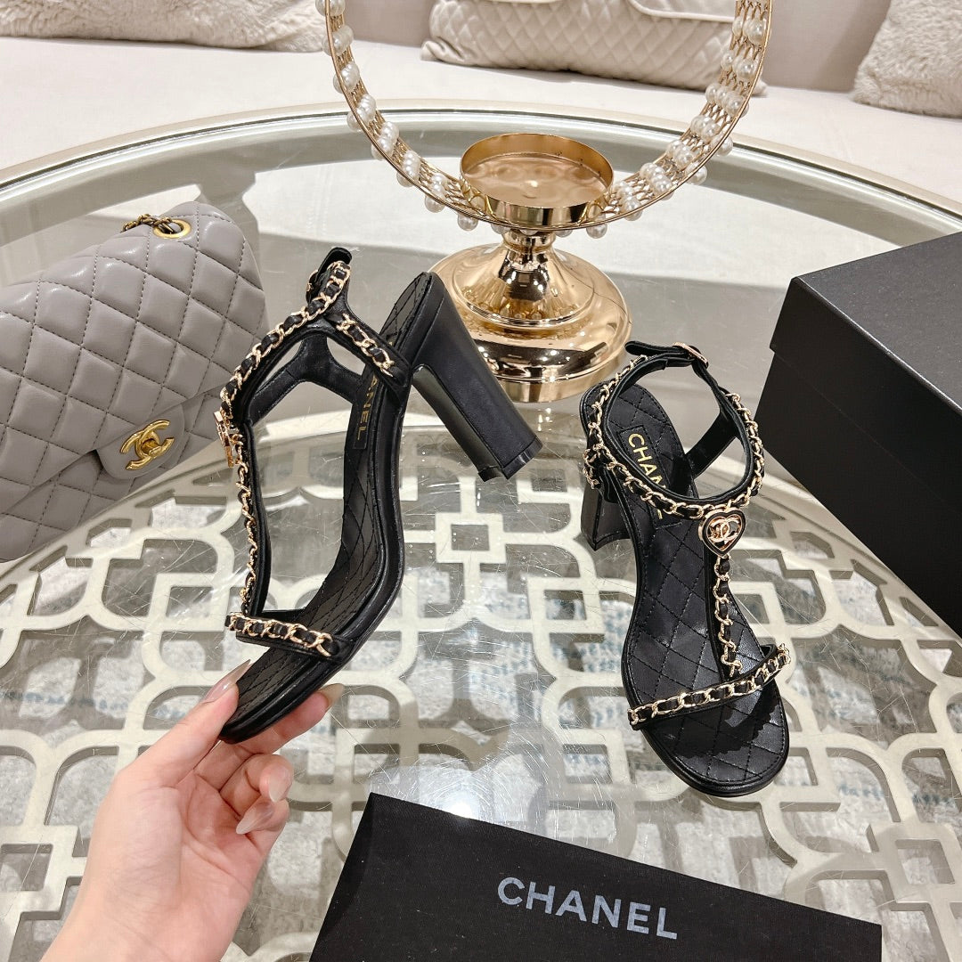 CC 26s Chain T-Strap Charm Sandals 8.5cm Black Lambskin 736121