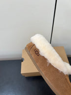 UGG Oil Jiji Slip-On Loafers Light Brown Fur Suede 519523