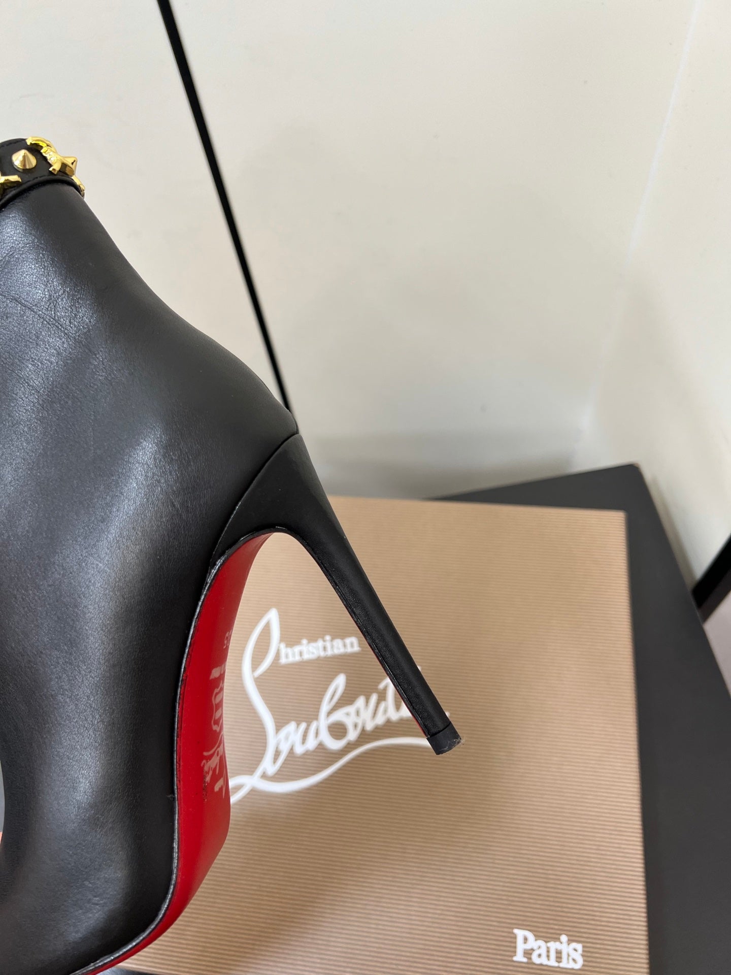 CL Booty Chain Ankle Boots 10.5 Sheepskin 618911