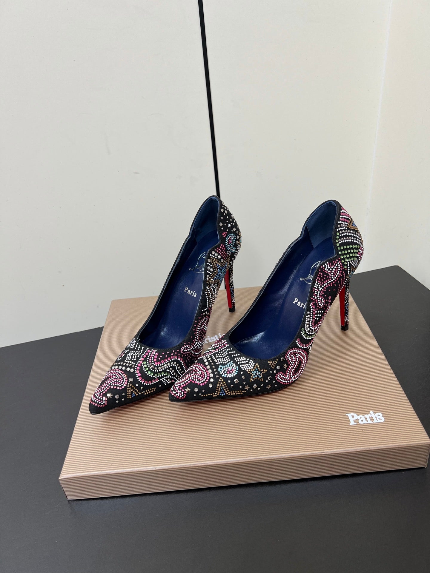 CL Hot Chick Starlight Pumps 10.5 Suede 618913