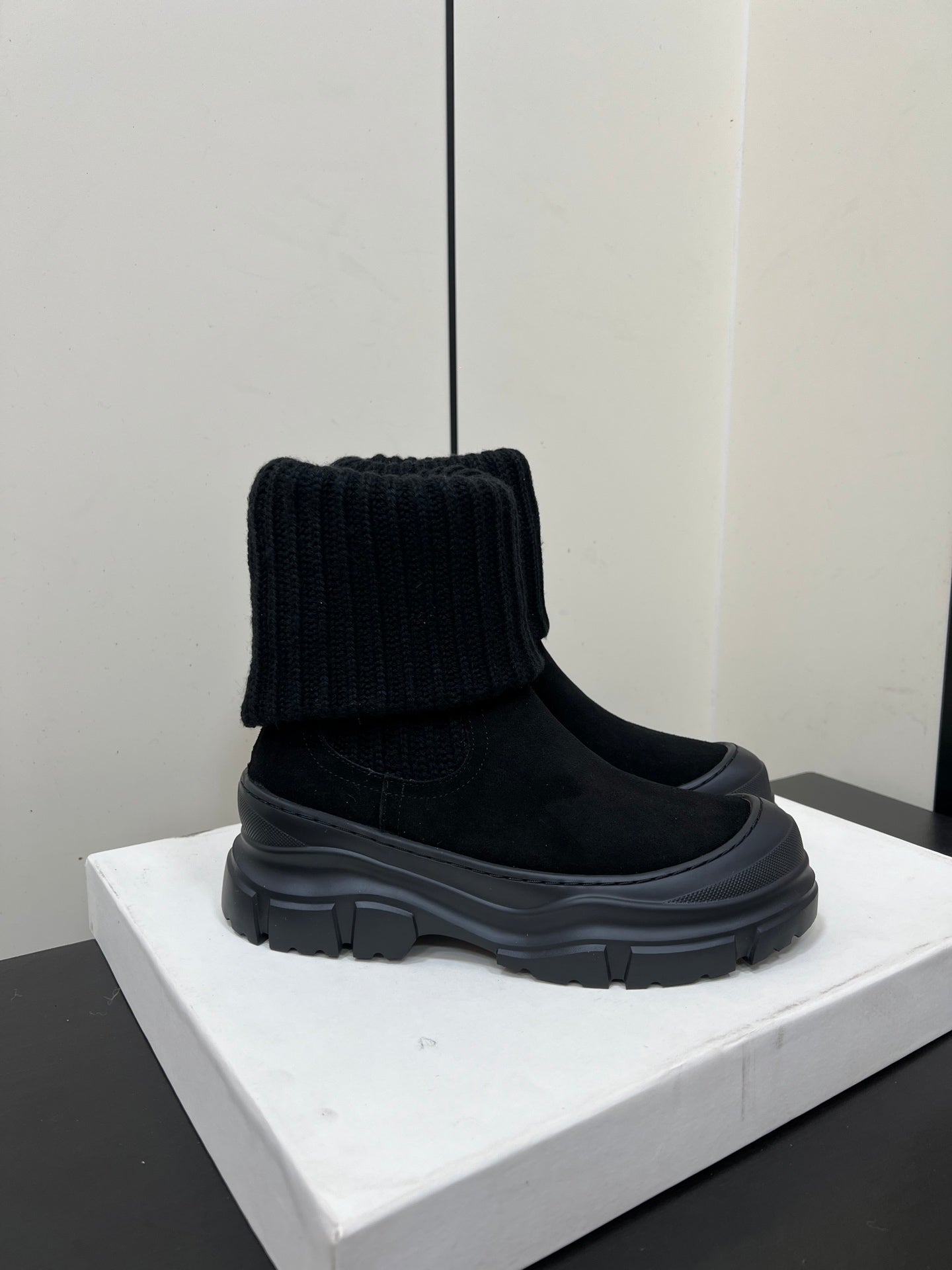 Brunello Cucinelli Ankle Boots Black Knitted Suede 619497