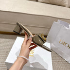 CD 25 C'EST DIO olive green patent leather 396127