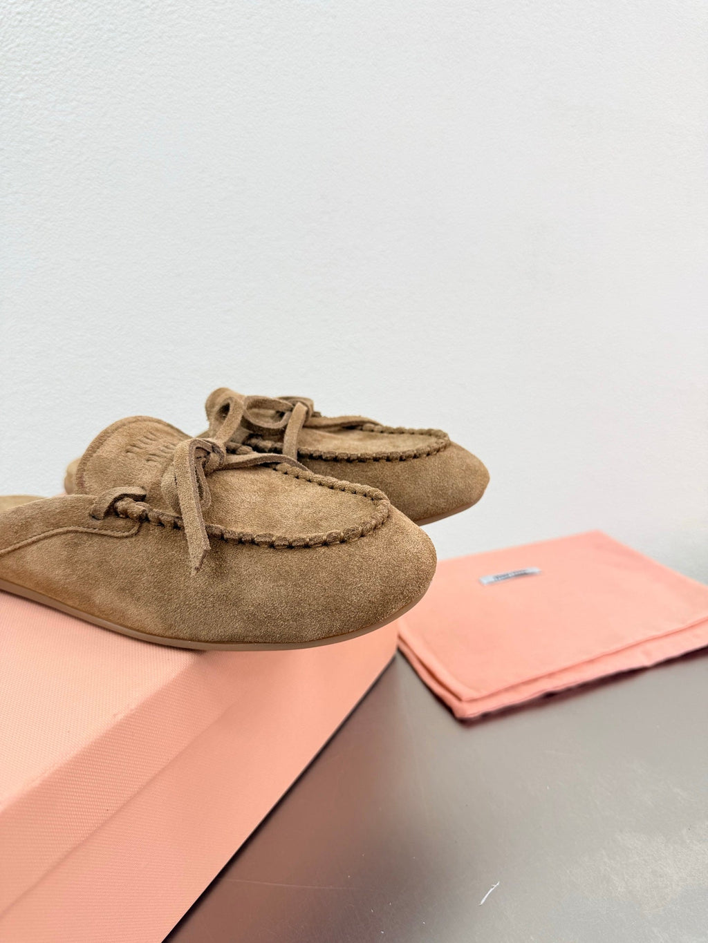 Miu Logo Mule Khahi Suede 693522