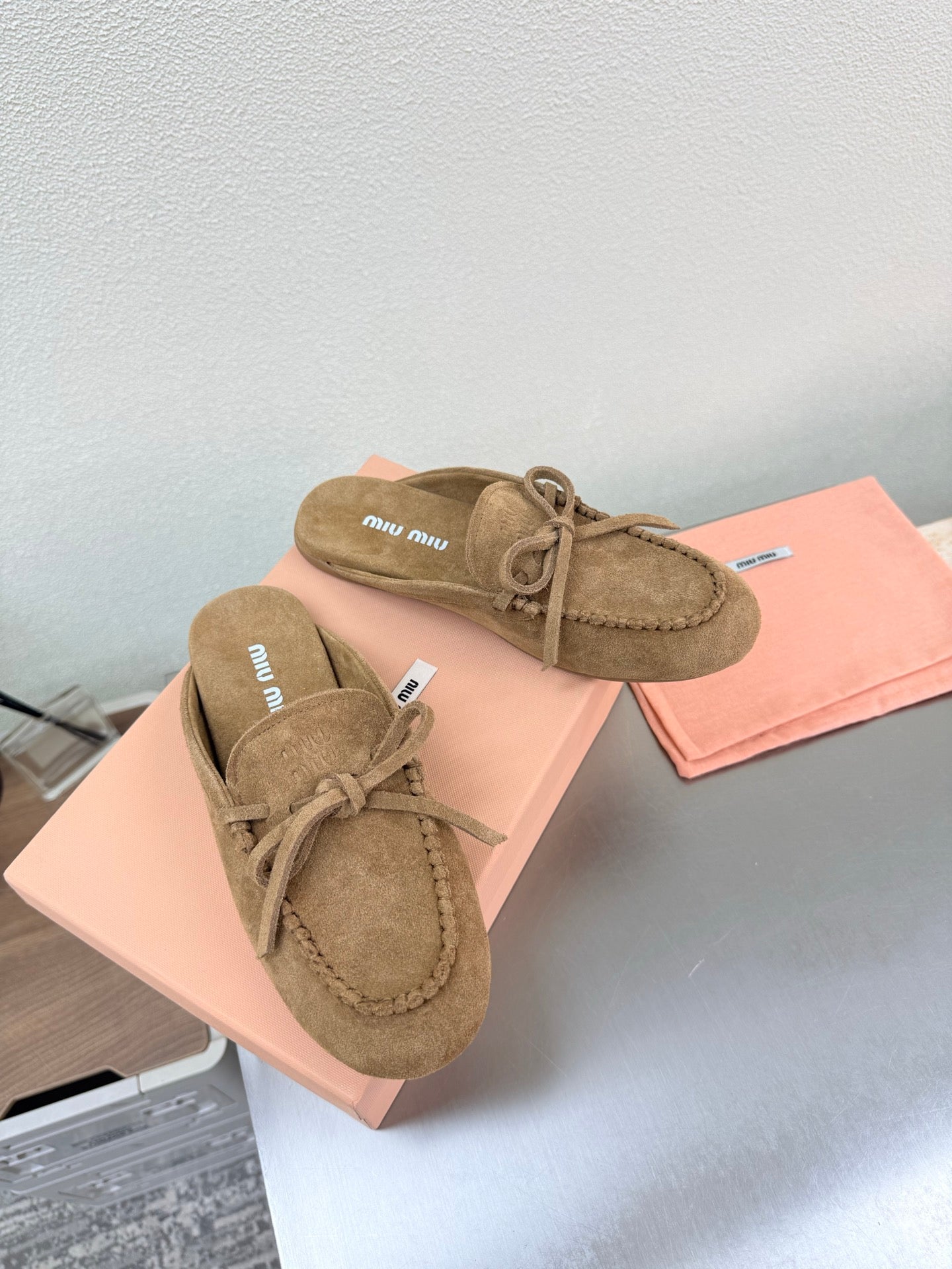 Miu Logo Mule Khahi Suede 693522