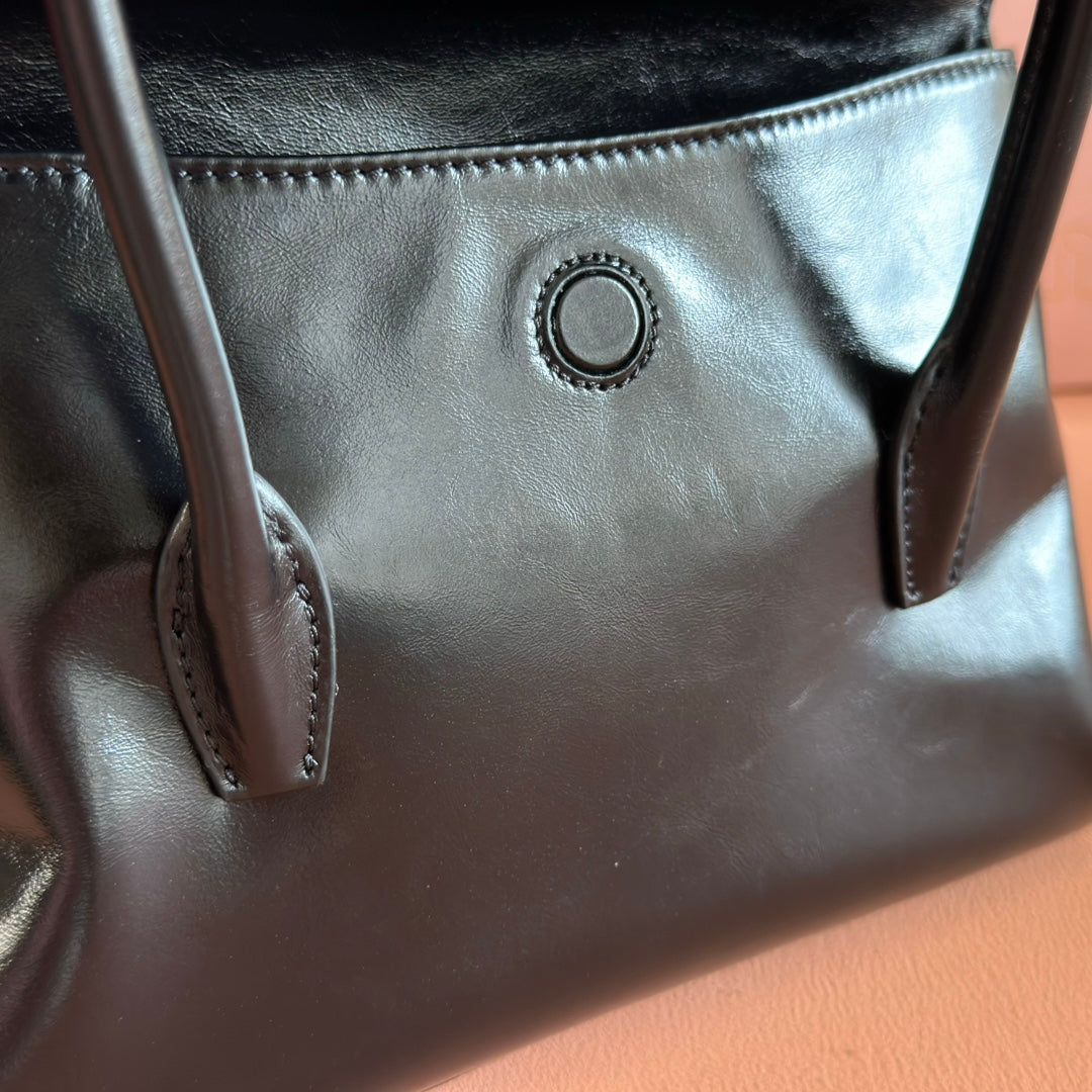 Miu Solitaire Bag 25 Black Calfskin
