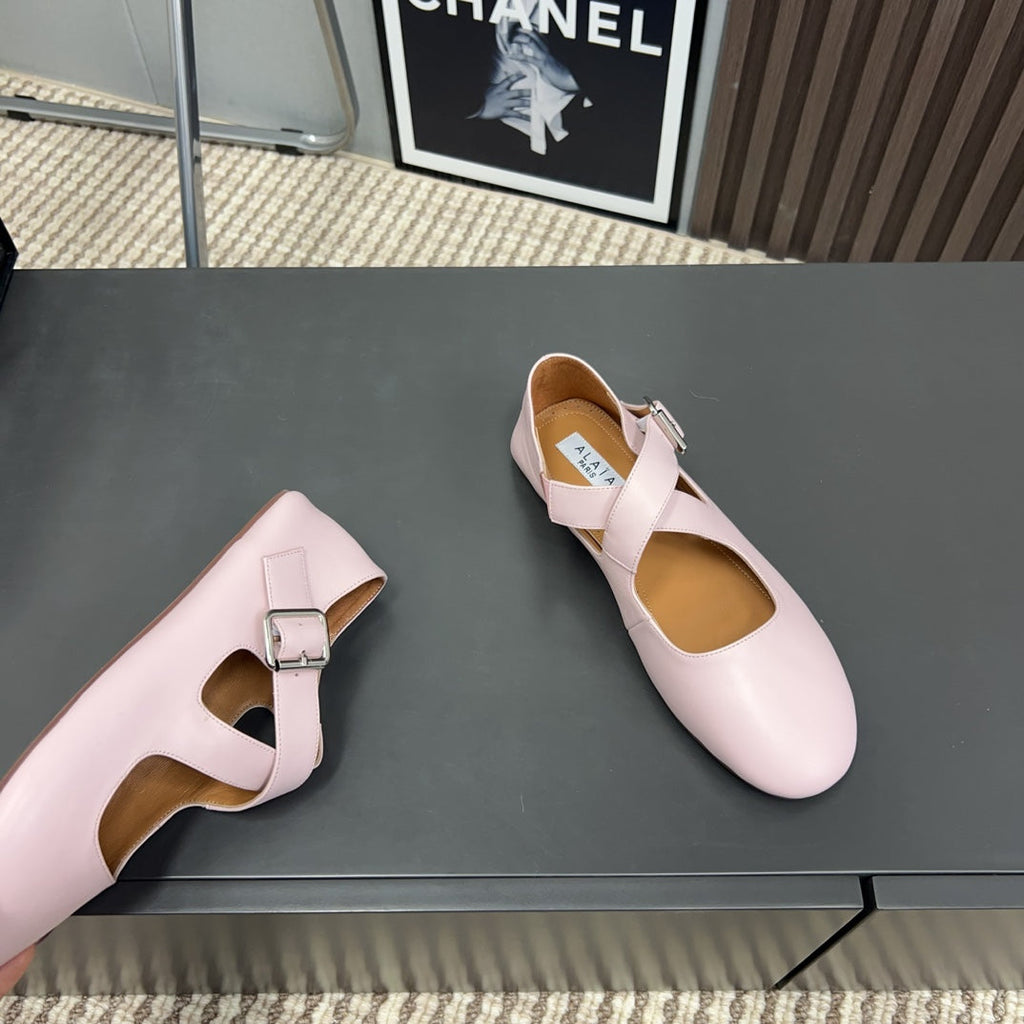 Alaila Criss Cross Ballet Flats In Light Pink Lambskin 996035
