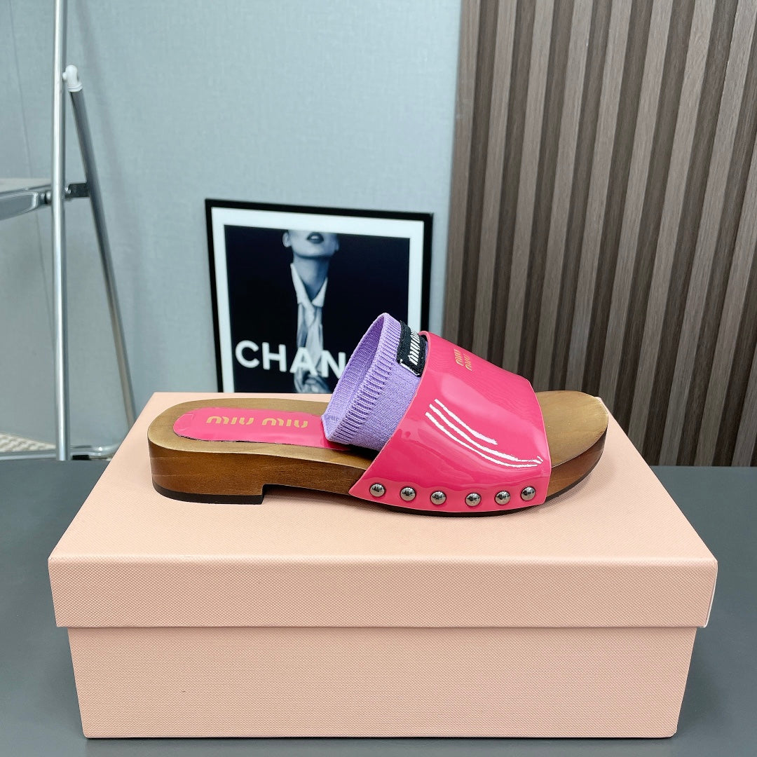 Miu Slippers In Pink Glossy Calfskin With Purple Half-Foot Socks