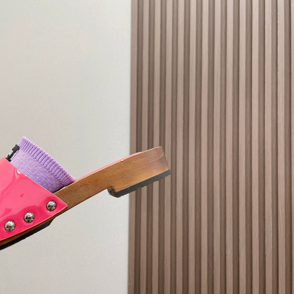 Miu Slippers In Pink Glossy Calfskin With Purple Half-Foot Socks