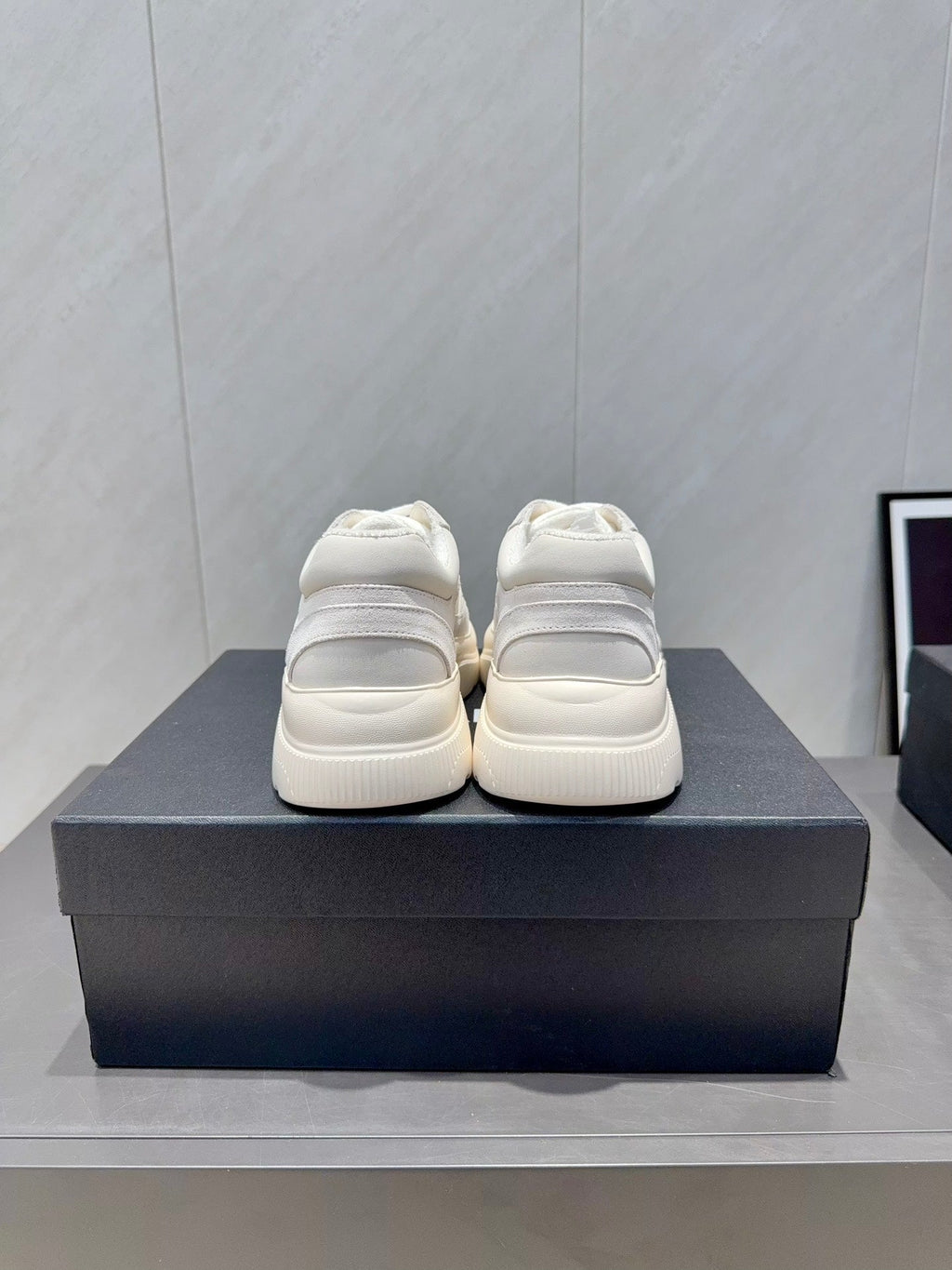 Chanel 25 Sneaker Ivory Suede Cowhide 540328