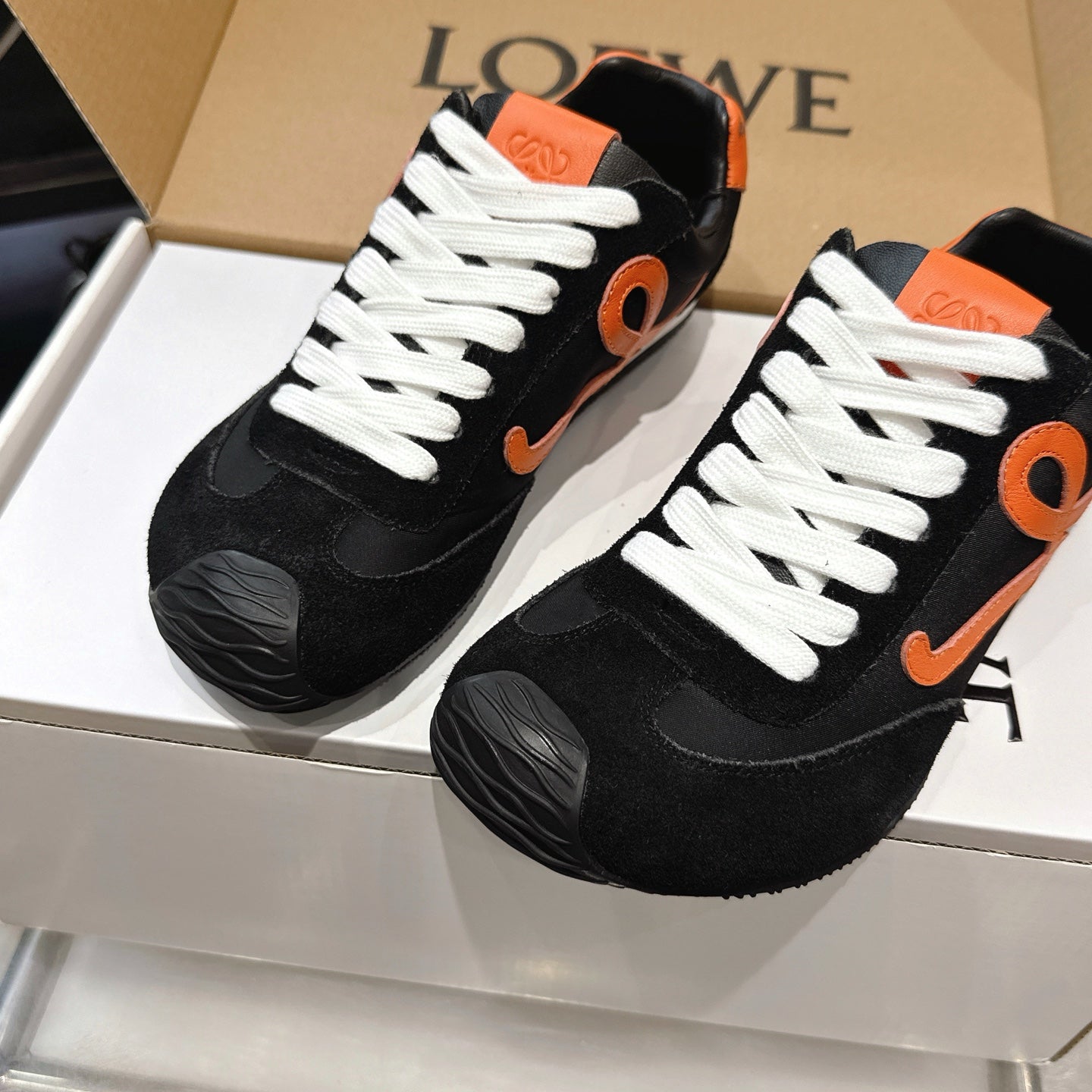 LOEW 26s Ballet Runner 2.0 Black Orange Suede Sheepskin 683937