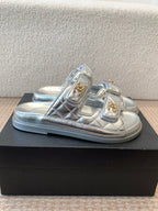 DAD SANDAL IN SILVER SHEEPSKIN MULE