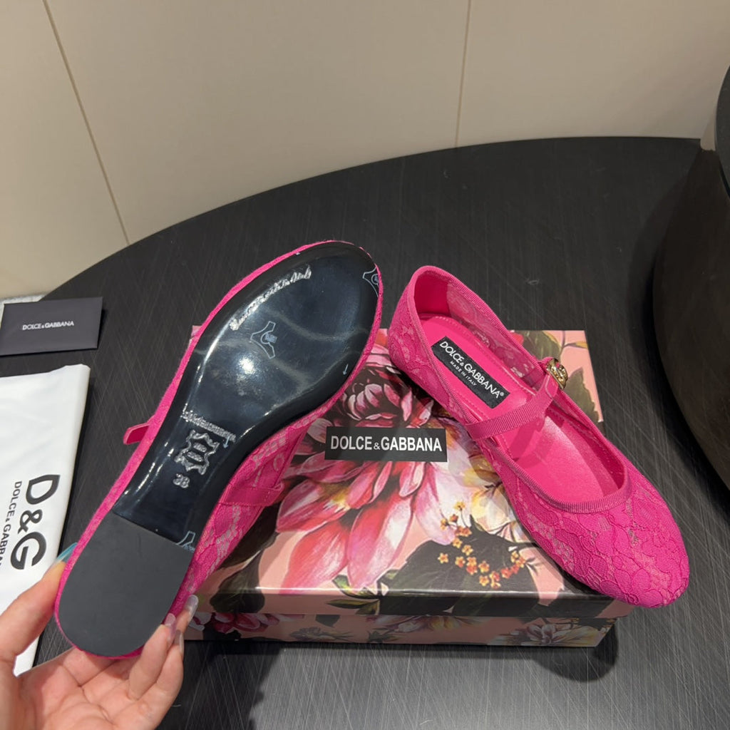 DC 25 Mary Jane Pink Lace And Sheepskin 381625