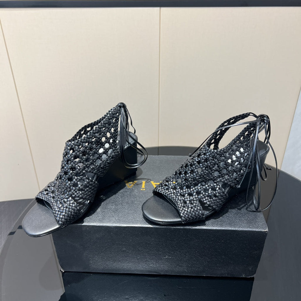 Alaia 25 Round-toe Braided Wedge Sandals 75mm Black Woven Leather 433565