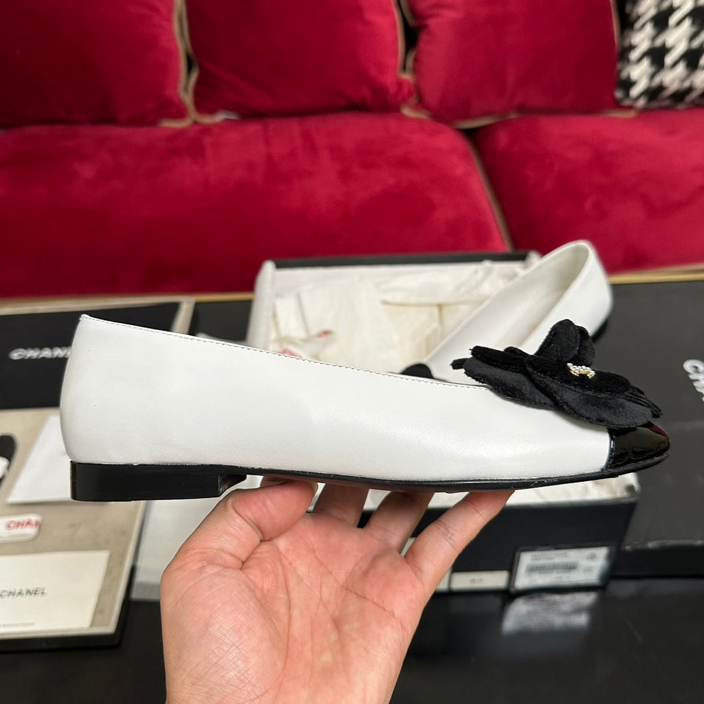ballet flat black flower white calfskin