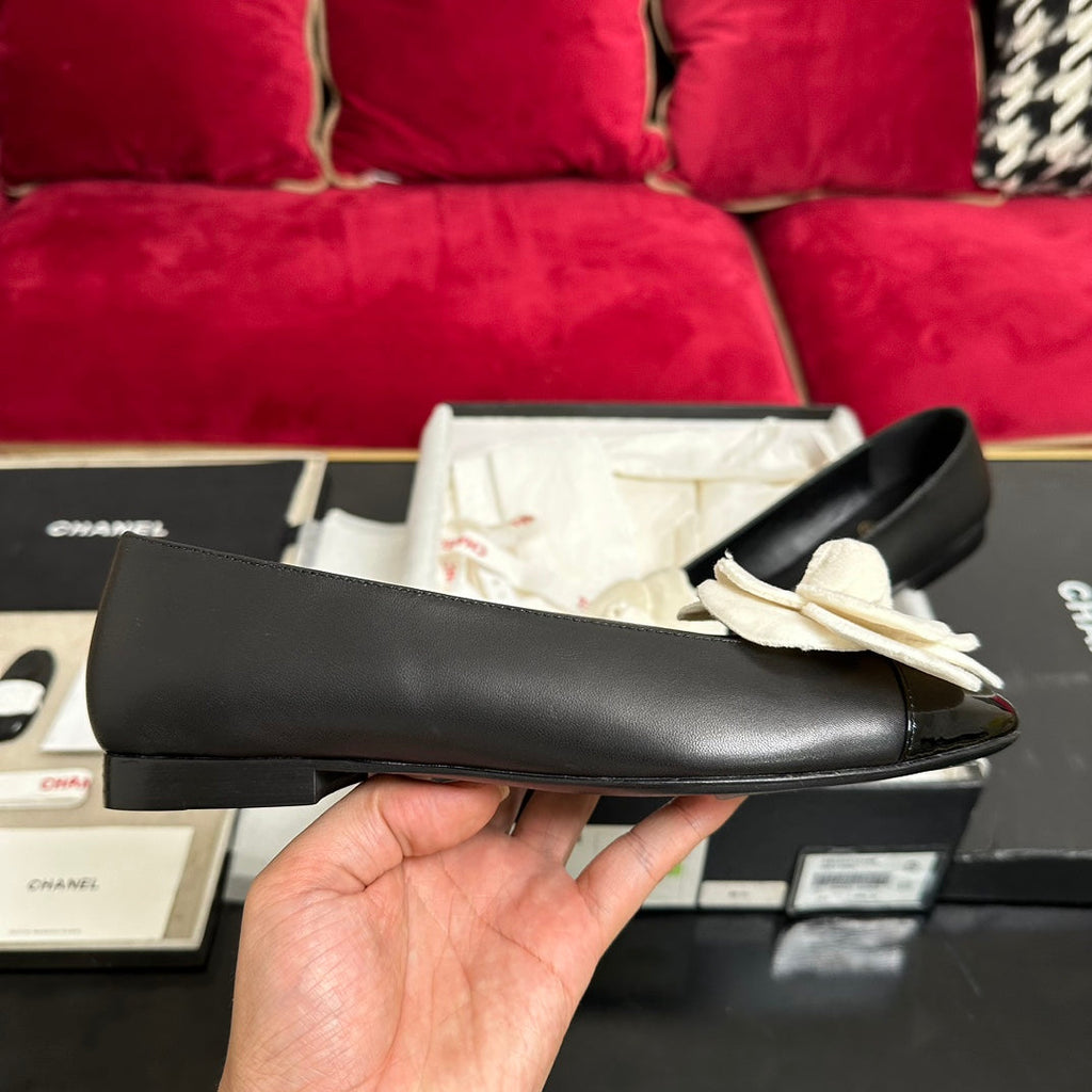 ballet flat white flower black calfskin