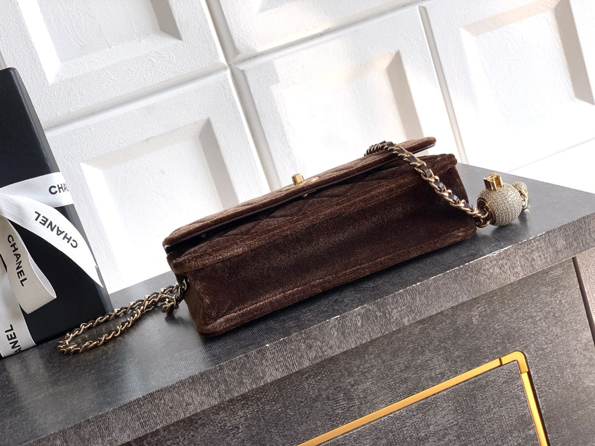 CC 26C Flap Bag 20 Coffee Velvet
