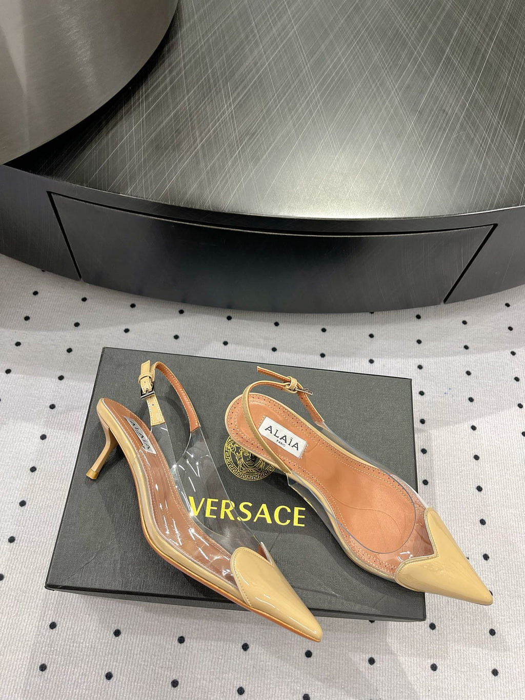 Alaila Le Cœur Slingbacks 60mm In Beige Glossy Lambskin 954829