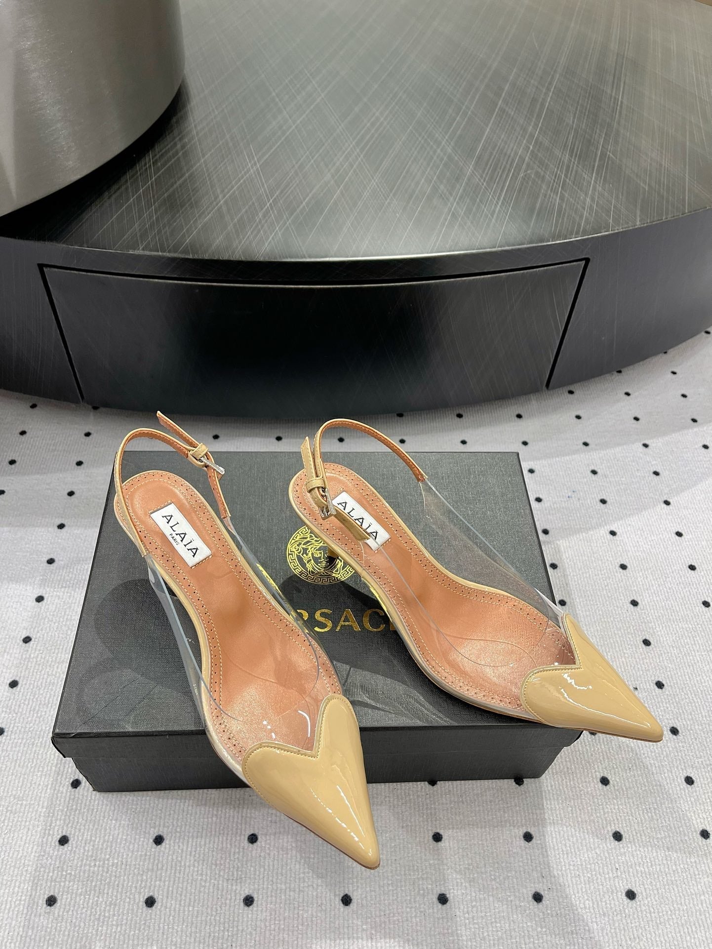 Alaila Le Cœur Slingbacks 60mm In Beige Glossy Lambskin 954829