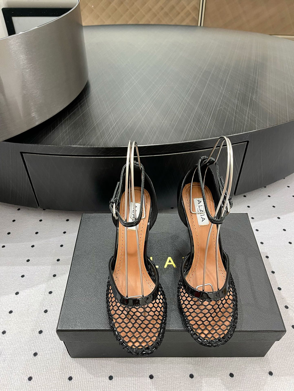 Alaila High Fishnet Pumps 90mm In Black Mesh Fabric 954848