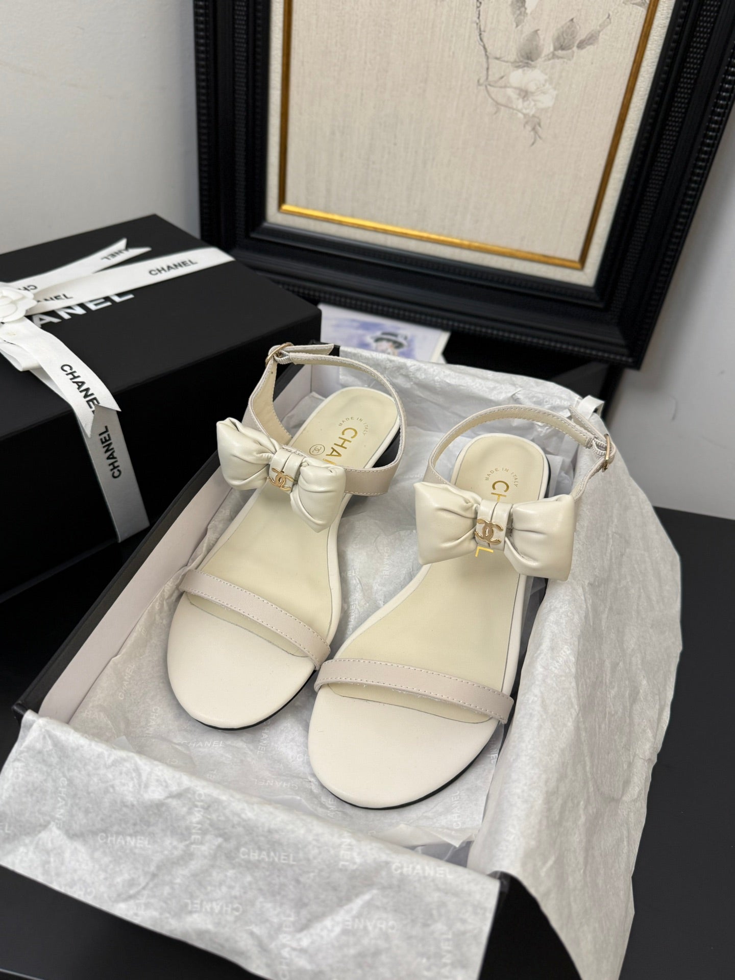 CC 25 Bow Attached Sandals Black Sheepskin 233419