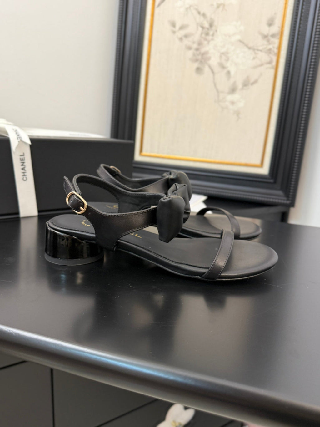 CC 25 Bow Attached Sandals Black Sheepskin 233421